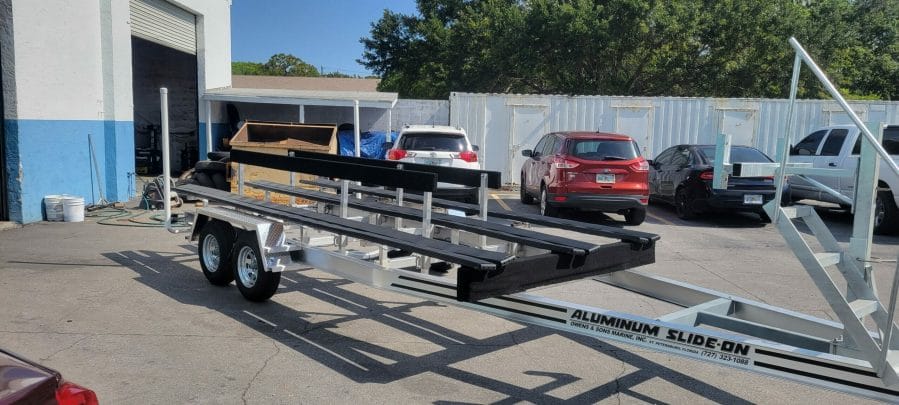 7000lb fully adjustable trailer for a pontoon or tri toon with ladder and bow stop