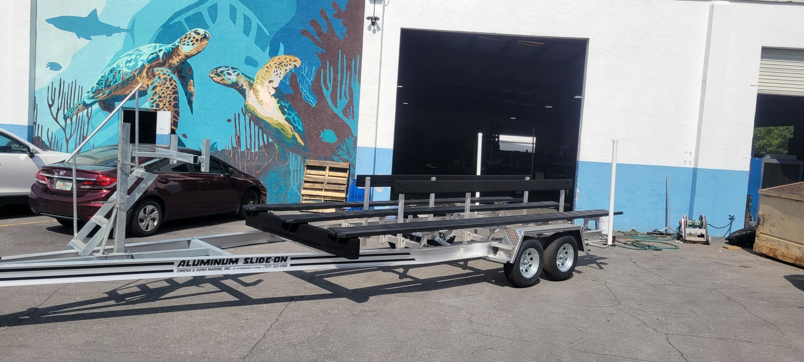 7000lb fully adjustable trailer for a pontoon or tri toon with ladder and bow stop